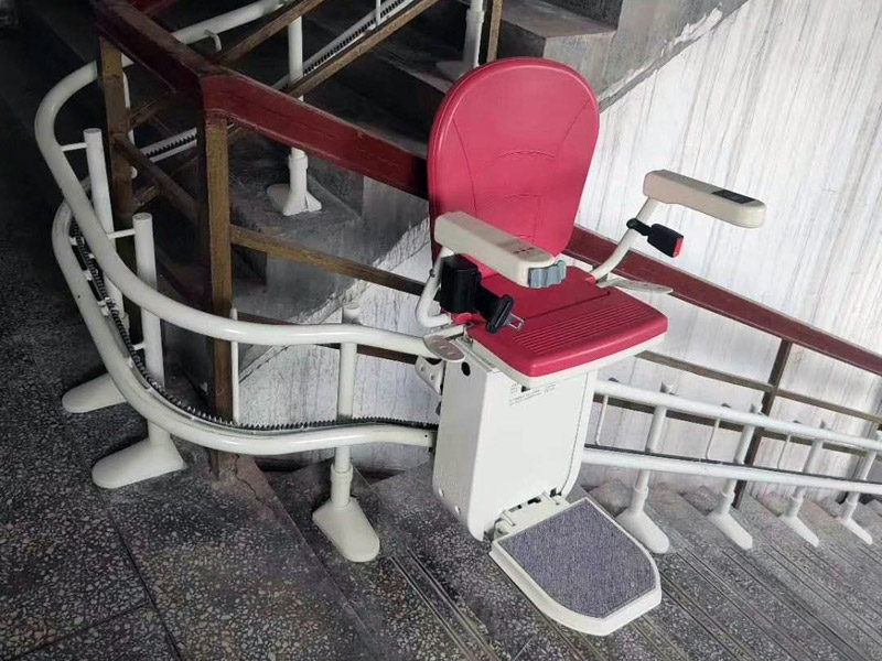 座椅電梯